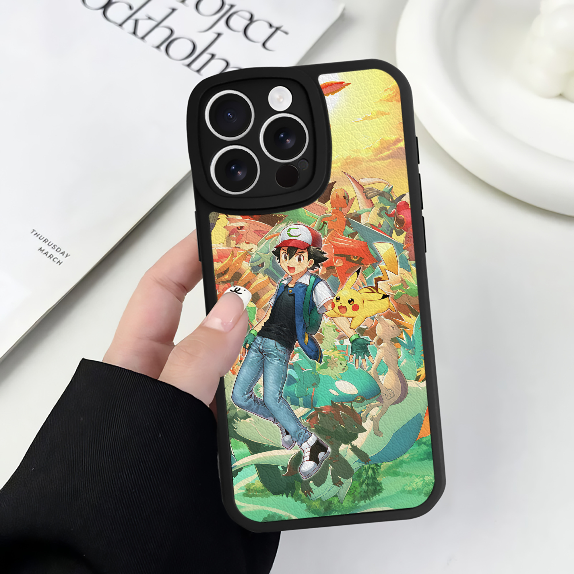 （画像用） ポケットモンスター Pokémon 【iPhone 16シリーズ対応】シリコンスマホケース（レザー調） 材質：シリコン